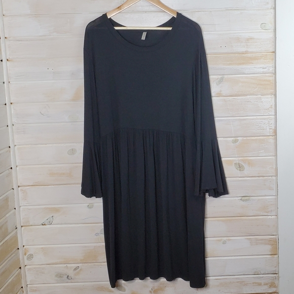 Acting Pro Dresses & Skirts - 3/$25 Acting Pro Dress Scoop Flare Sleeve 1X